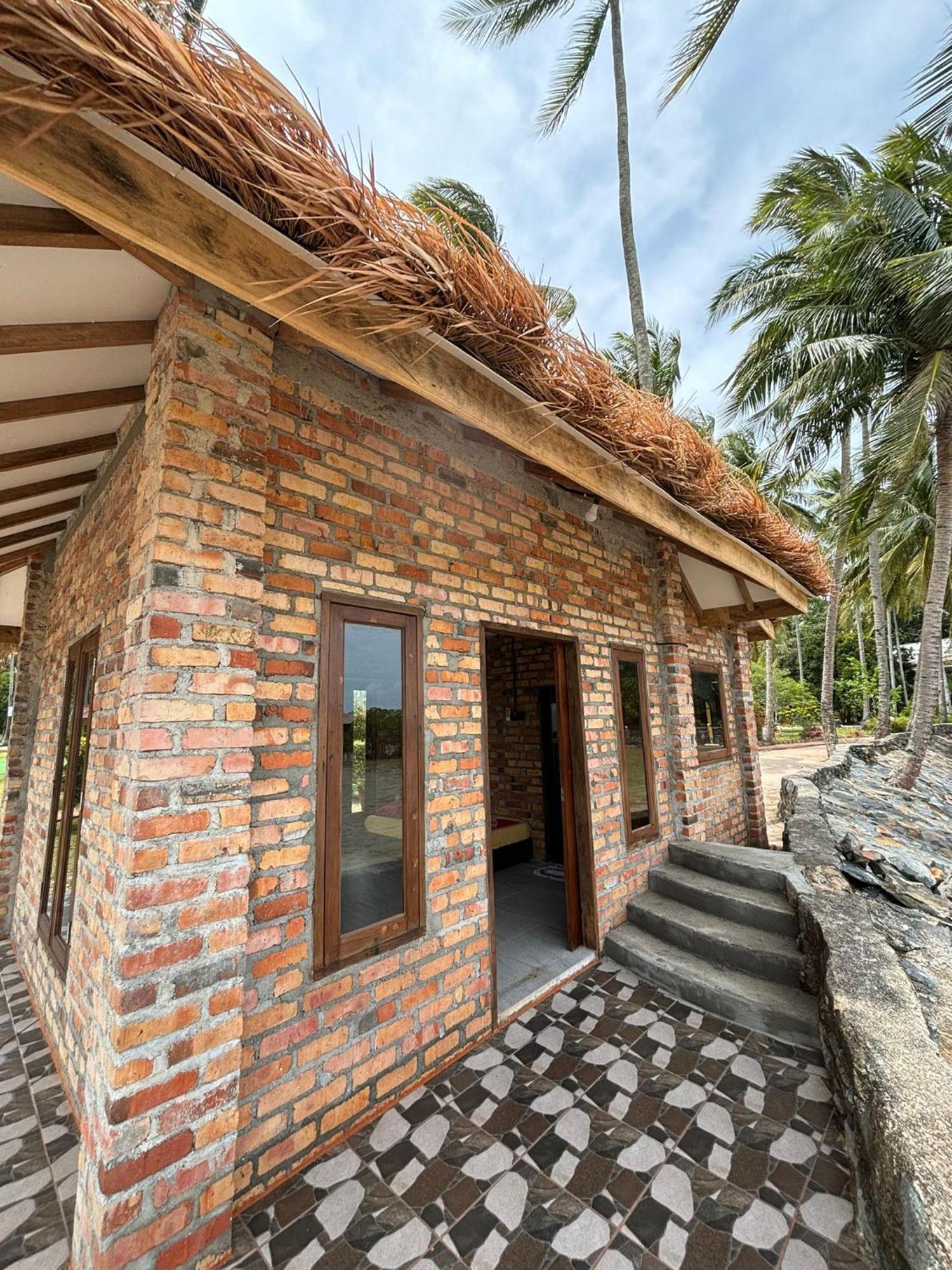 LooLa Adventure Resort Teluk Bakau Exterior foto